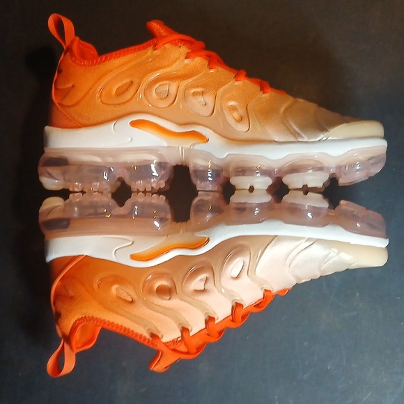 Nike Wmns Air Vapormax Plus 'GUAVA ICE' Womens-7  .100% Authentic! - Picture 3 of 14